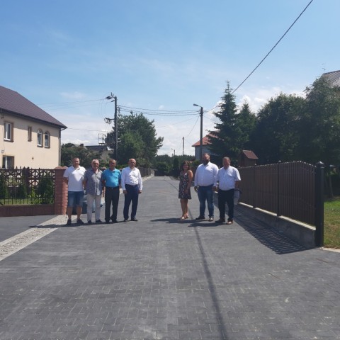 Powiększ obraz: Ulica Stacha Konwy w Lipnikach przebudowana